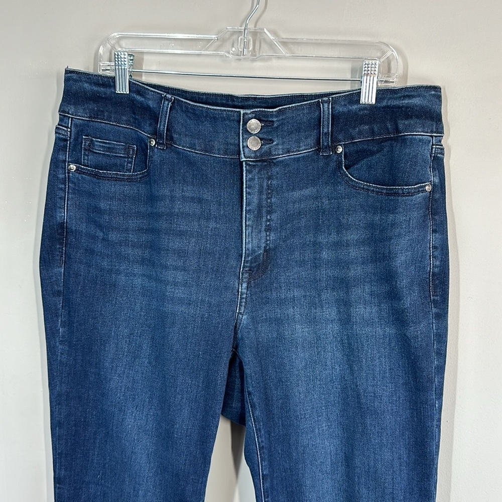 Lane Bryant Flexmagic High Rise Straight Jeans Size 16 - Picture 3 of 12